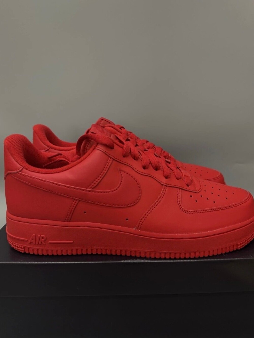 New Men's Size 7 Nike Air Force One Low AF1 '07 Triple Red